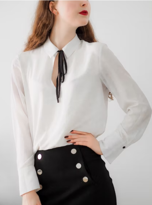 Ladies blouse with collar and tie closure. The Vilene F220 will be in the collar