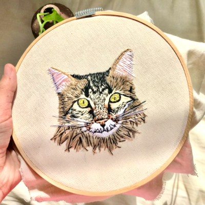 Embroider the likeness of your pet, a nice challenge!